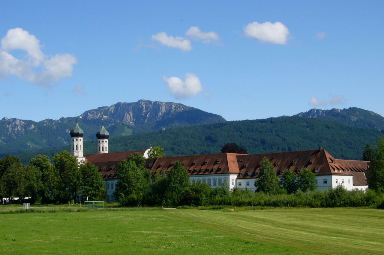 Kloster Benediktbeuern - Gastehaus Der Salesianer Don Bosco Exterior foto